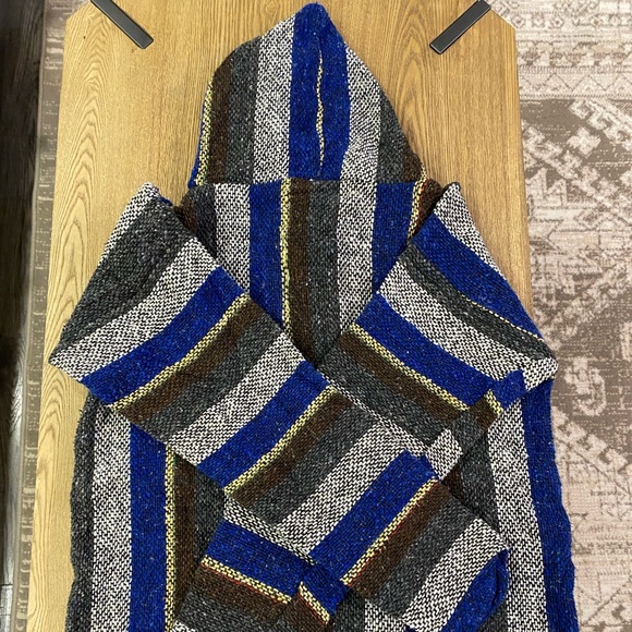Mexican Hoodie Sweater (L) - Picture 2 of 3